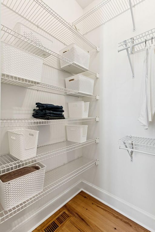 Image 33 of property listing at 46 Eastlake Road, Mount Pleasant, SC 29464