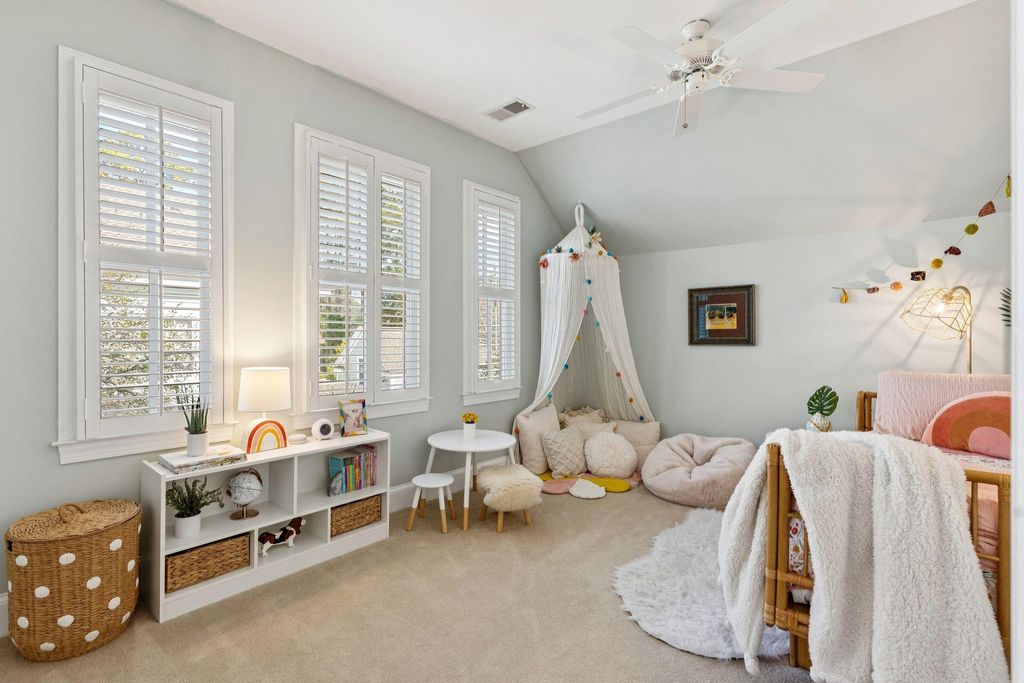 Image 37 of property listing at 46 Eastlake Road, Mount Pleasant, SC 29464