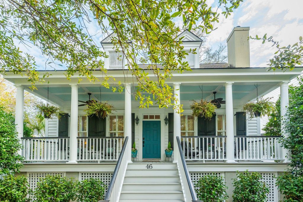 Image 4 of property listing at 46 Eastlake Road, Mount Pleasant, SC 29464