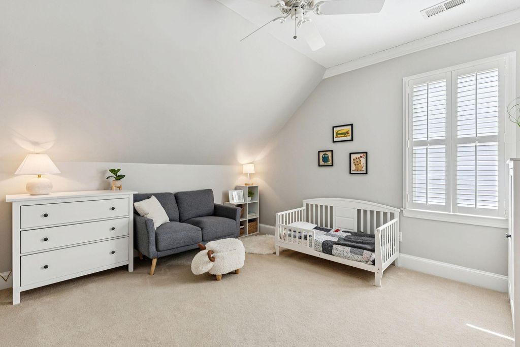 Image 40 of property listing at 46 Eastlake Road, Mount Pleasant, SC 29464