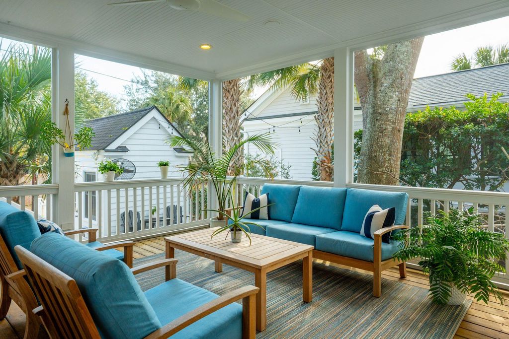 Image 46 of property listing at 46 Eastlake Road, Mount Pleasant, SC 29464