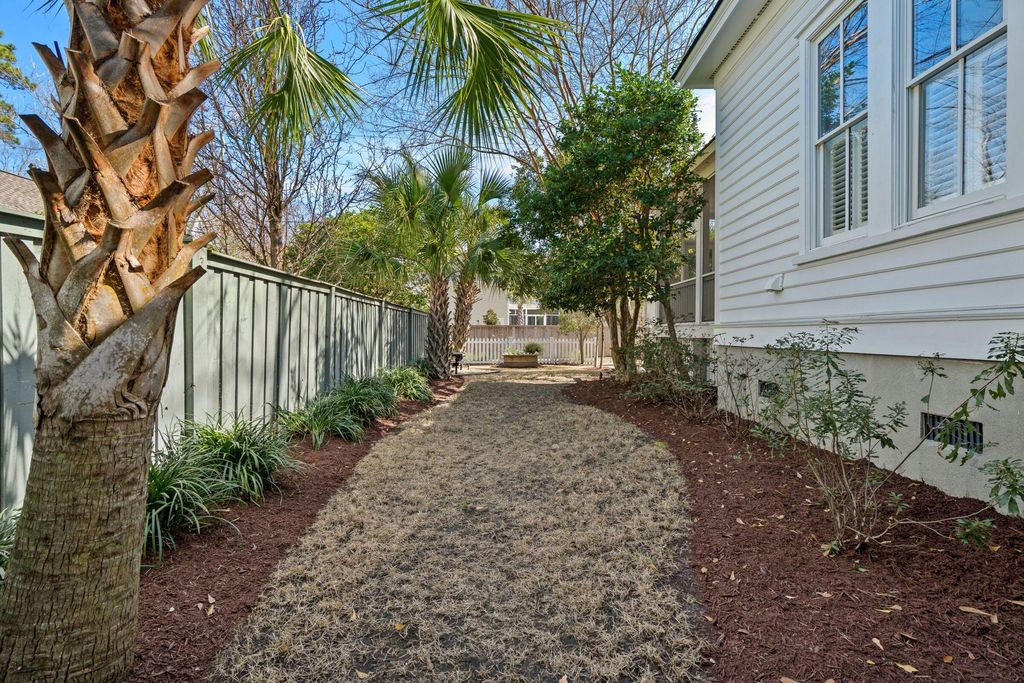 Image 55 of property listing at 46 Eastlake Road, Mount Pleasant, SC 29464