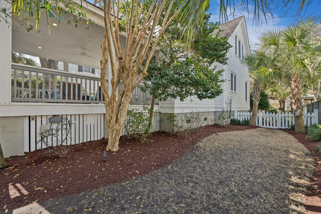 Image 56 of property listing at 46 Eastlake Road, Mount Pleasant, SC 29464