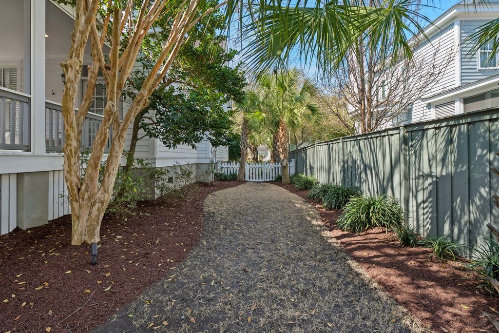 Image 57 of property listing at 46 Eastlake Road, Mount Pleasant, SC 29464