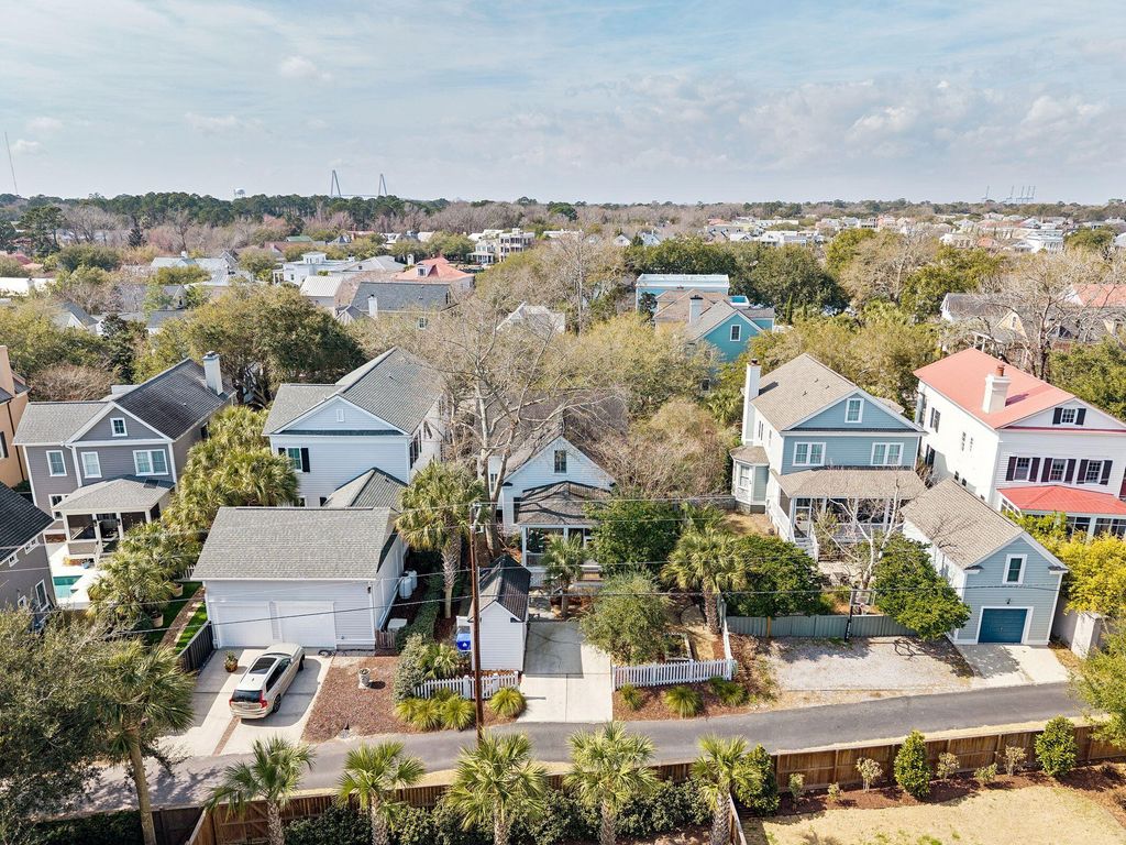 Image 65 of property listing at 46 Eastlake Road, Mount Pleasant, SC 29464