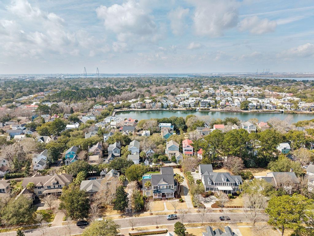 Image 67 of property listing at 46 Eastlake Road, Mount Pleasant, SC 29464