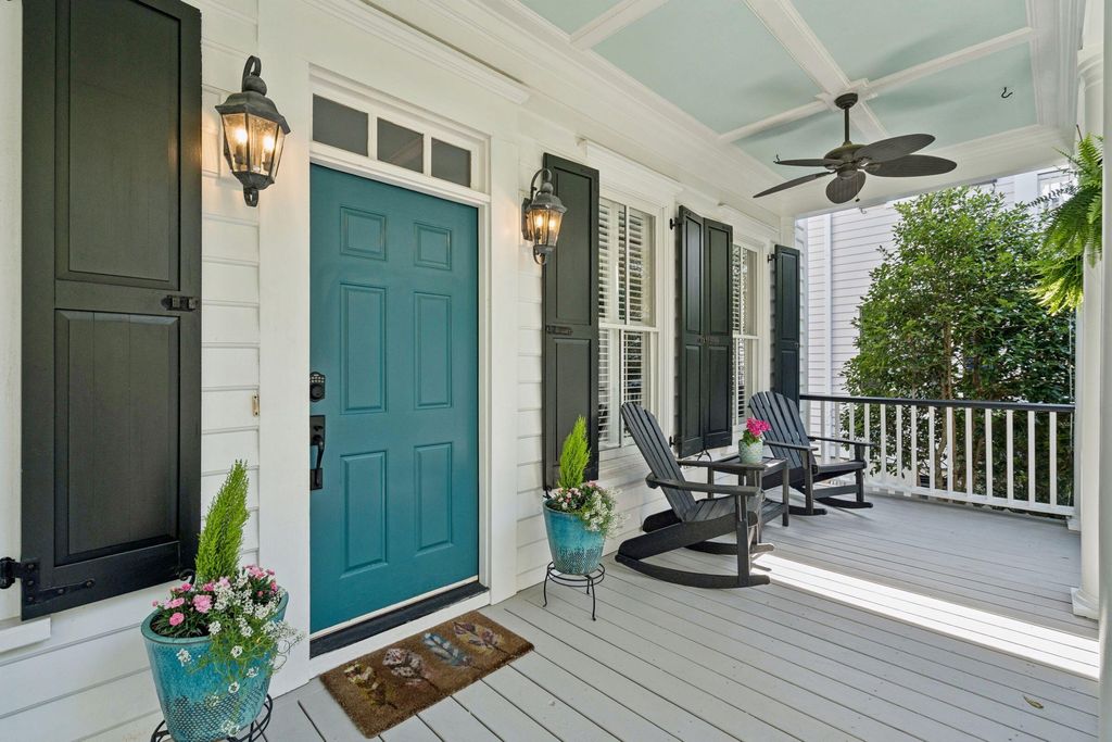 Image 7 of property listing at 46 Eastlake Road, Mount Pleasant, SC 29464