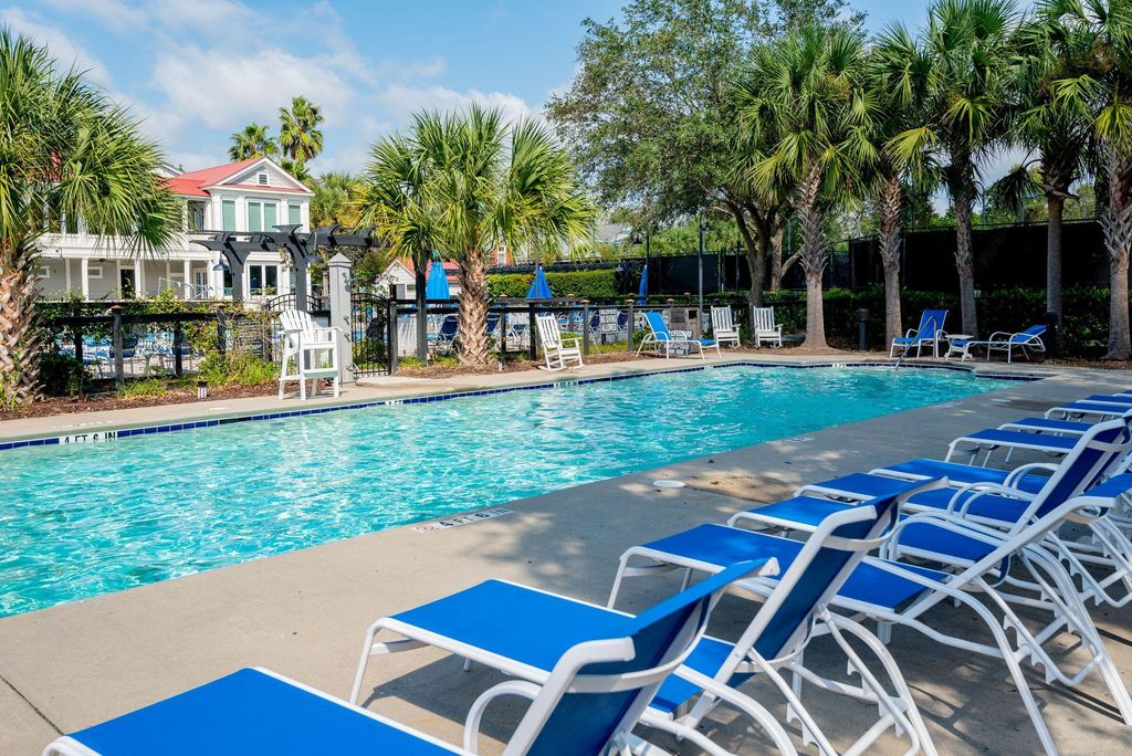 Image 75 of property listing at 46 Eastlake Road, Mount Pleasant, SC 29464