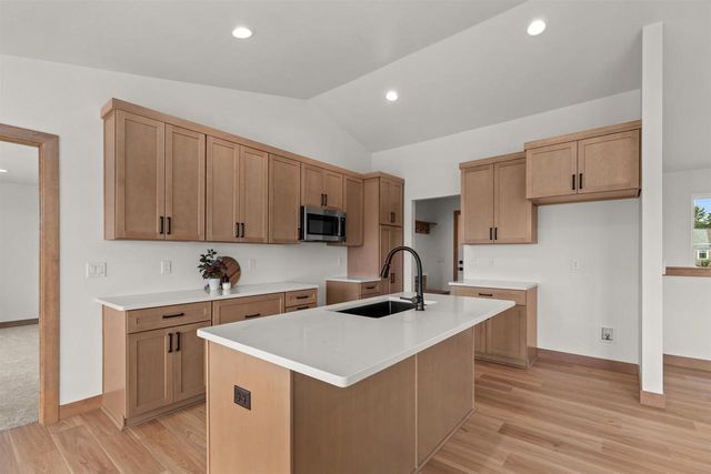 1232 S KENSINGTON DRIVE, Appleton, WI 54915