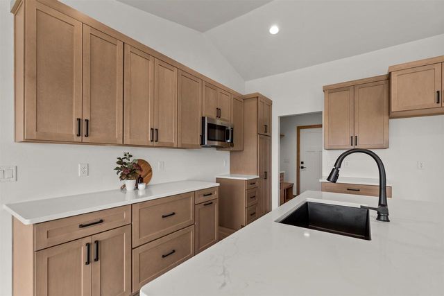 1232 S KENSINGTON DRIVE, Appleton, WI 54915