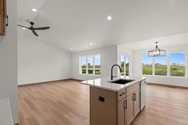 1232 S KENSINGTON DRIVE, Appleton, WI 54915