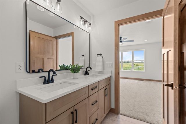 1232 S KENSINGTON DRIVE, Appleton, WI 54915