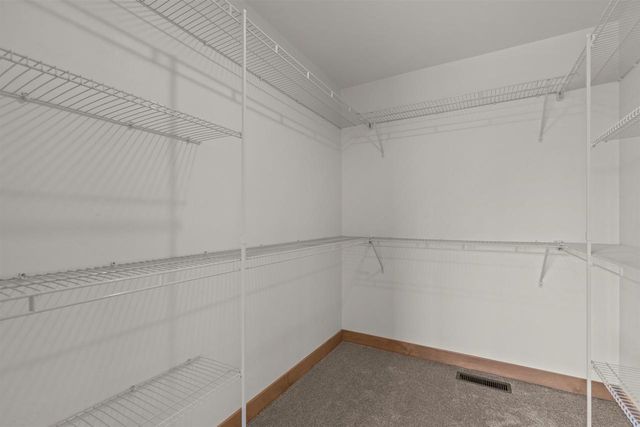 1232 S KENSINGTON DRIVE, Appleton, WI 54915