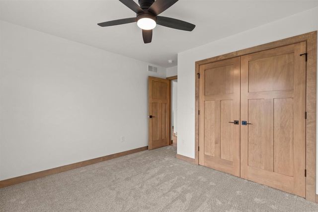 1232 S KENSINGTON DRIVE, Appleton, WI 54915