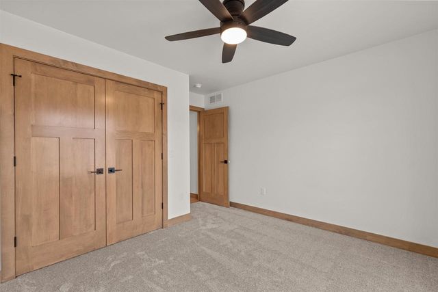 1232 S KENSINGTON DRIVE, Appleton, WI 54915