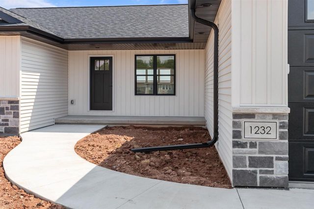 1232 S KENSINGTON DRIVE, Appleton, WI 54915