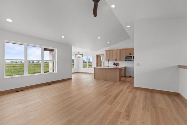 1232 S KENSINGTON DRIVE, Appleton, WI 54915