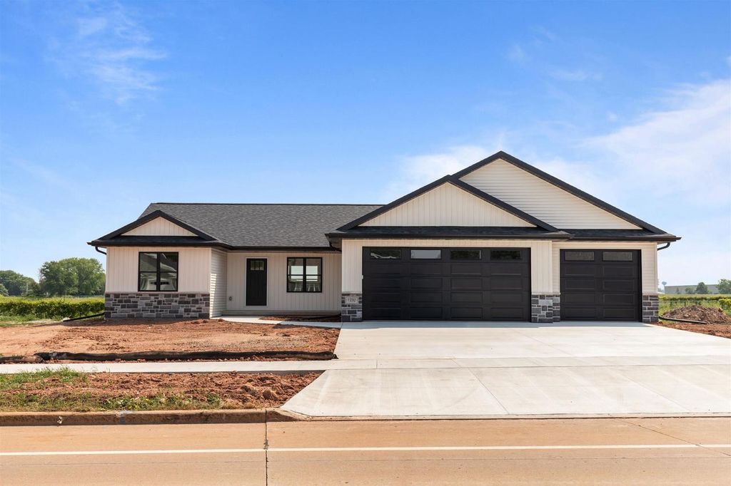 1232 S KENSINGTON DRIVE, Appleton, WI 54915