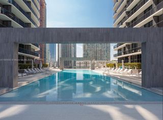 45 SW 9th St 1009, Miami, FL 33130