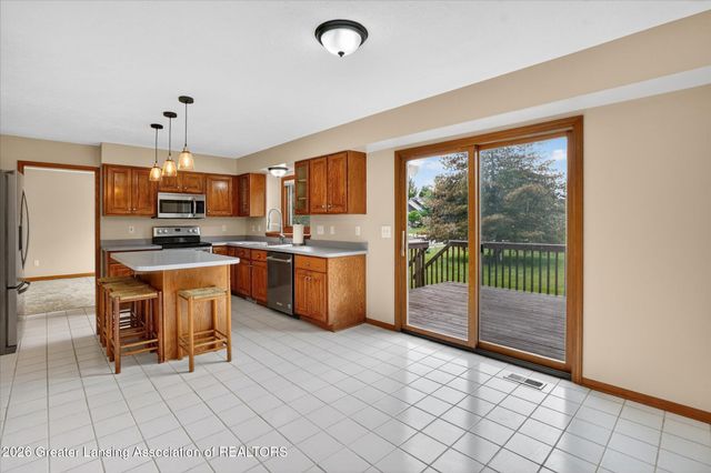 5275 Thames Drive, Haslett, MI 48840