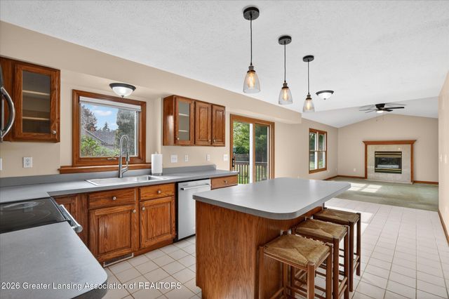 5275 Thames Drive, Haslett, MI 48840