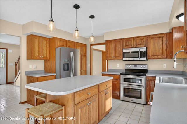 5275 Thames Drive, Haslett, MI 48840