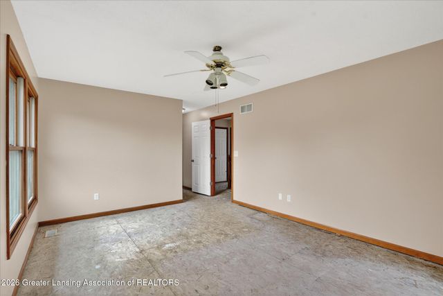 5275 Thames Drive, Haslett, MI 48840
