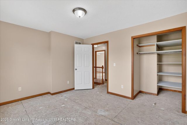 5275 Thames Drive, Haslett, MI 48840