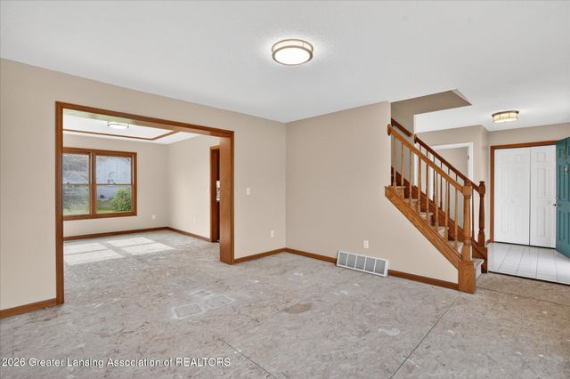 5275 Thames Drive, Haslett, MI 48840