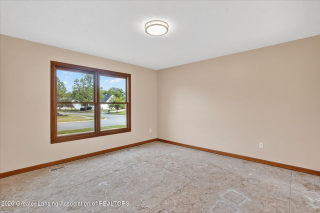 5275 Thames Drive, Haslett, MI 48840