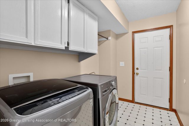 5275 Thames Drive, Haslett, MI 48840