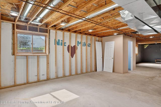5275 Thames Drive, Haslett, MI 48840