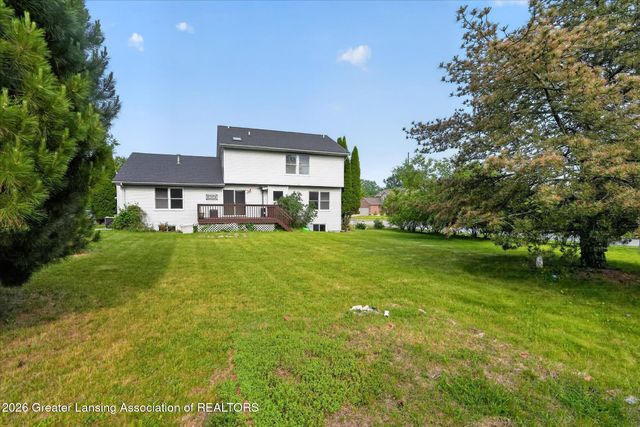 5275 Thames Drive, Haslett, MI 48840