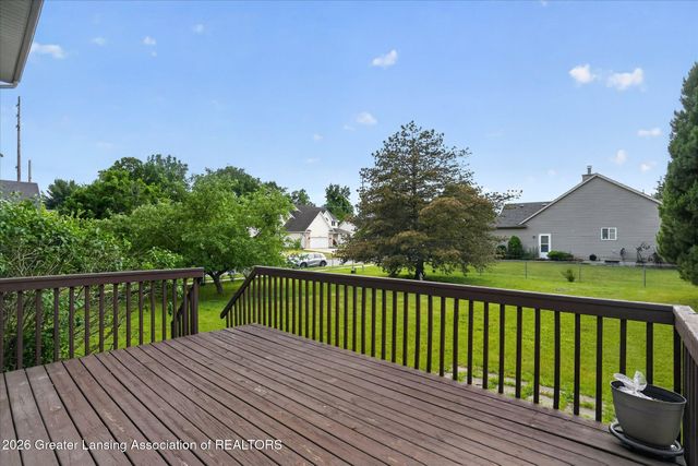 5275 Thames Drive, Haslett, MI 48840