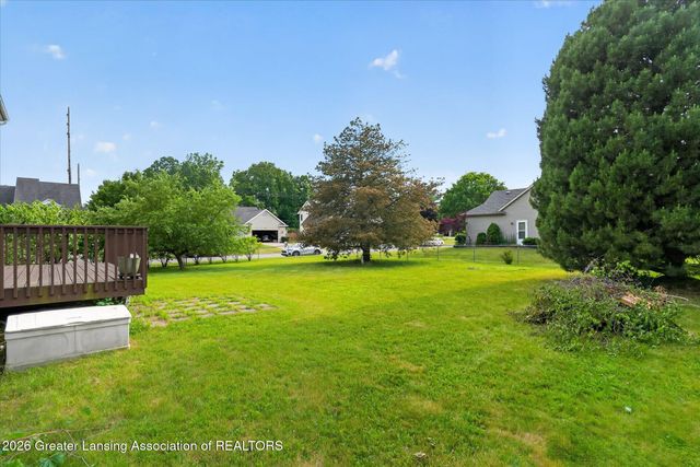 5275 Thames Drive, Haslett, MI 48840