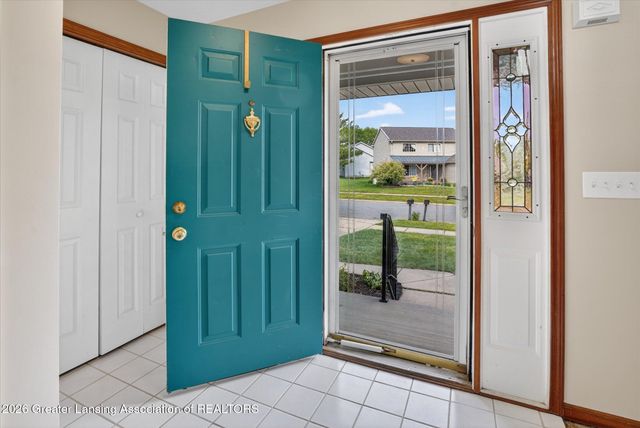 5275 Thames Drive, Haslett, MI 48840