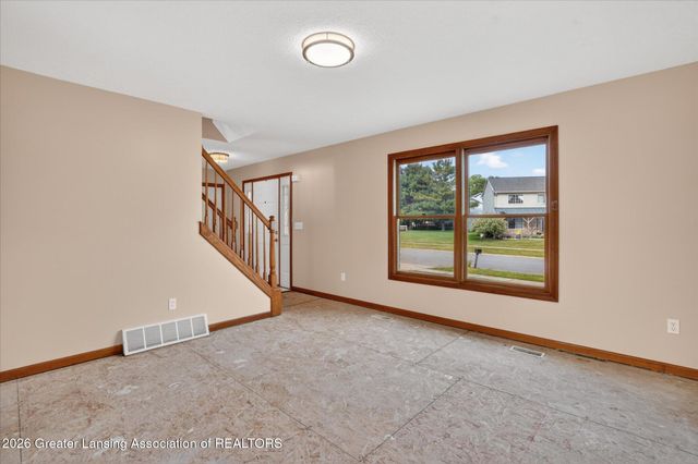 5275 Thames Drive, Haslett, MI 48840