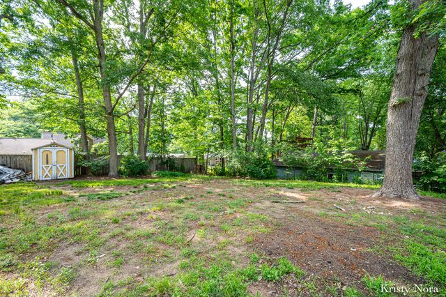 4329 Laura Street NW, Comstock Park, MI 49321