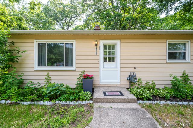 4329 Laura Street NW, Comstock Park, MI 49321