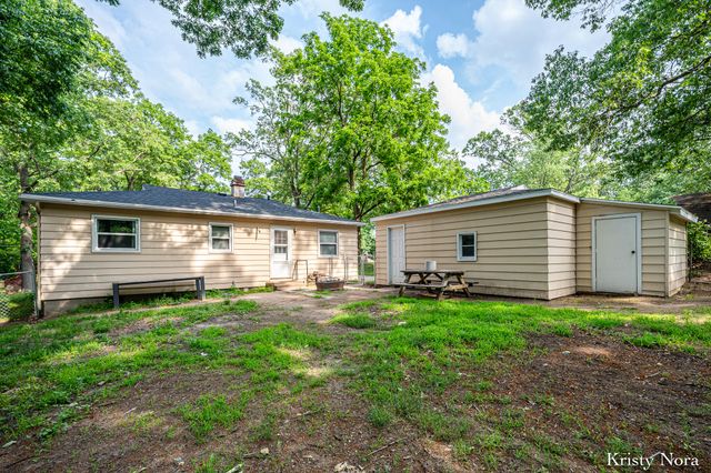 4329 Laura Street NW, Comstock Park, MI 49321