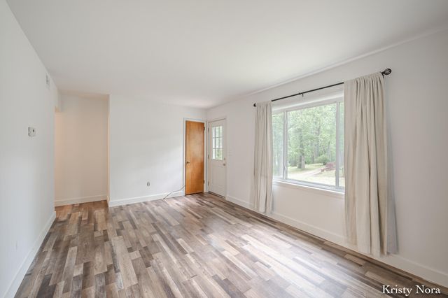 4329 Laura Street NW, Comstock Park, MI 49321