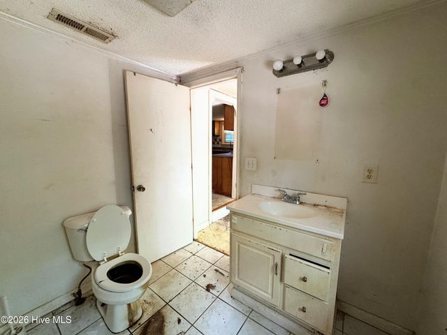 739 Sloop Point Road, Hampstead, NC 28443