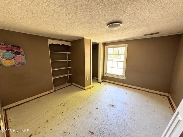 739 Sloop Point Road, Hampstead, NC 28443