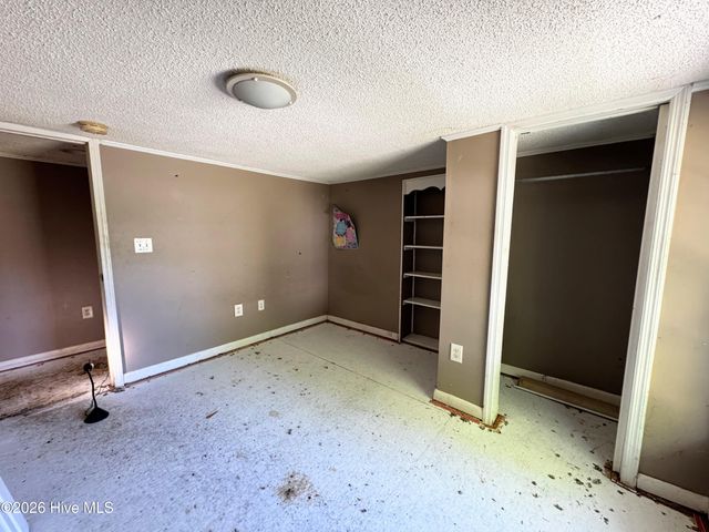 739 Sloop Point Road, Hampstead, NC 28443