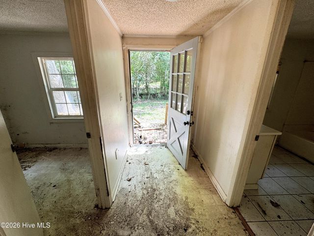 739 Sloop Point Road, Hampstead, NC 28443