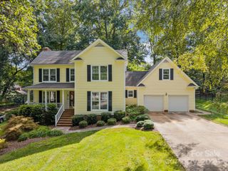 6824 Silverwood Lane, Charlotte, NC 28215