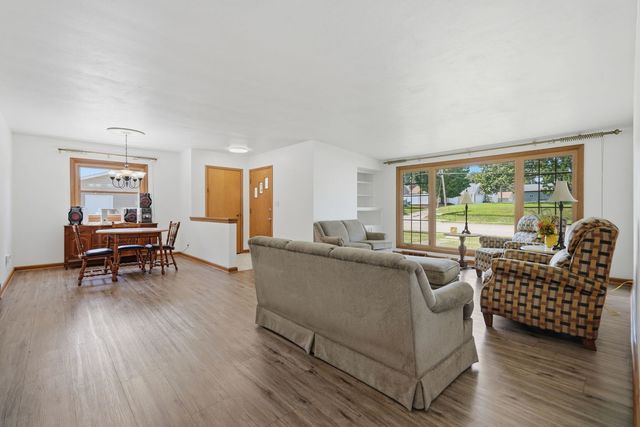 2510 7th Street, Moline, IL 61265
