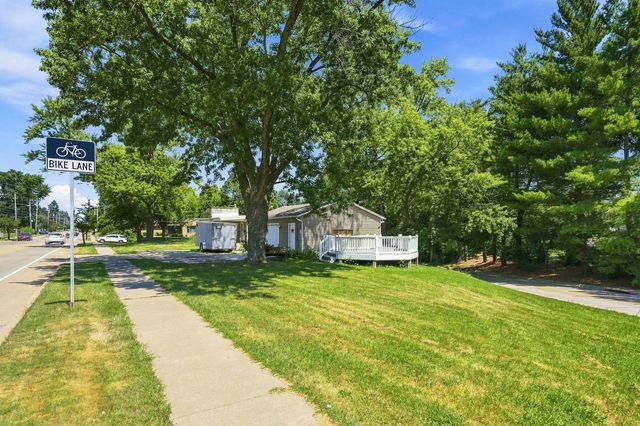 2510 7th Street, Moline, IL 61265