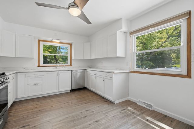 2510 7th Street, Moline, IL 61265