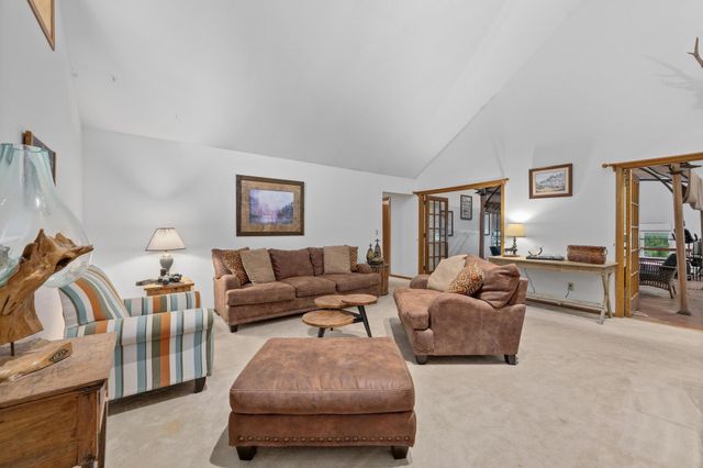 600 W 9th St, Newton, KS 67114